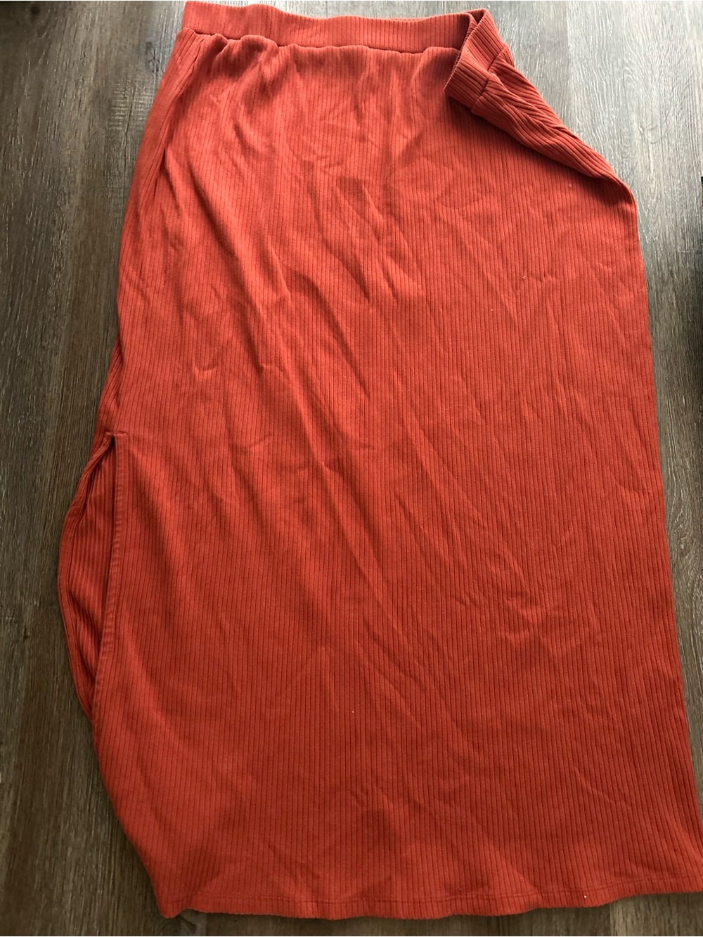 Old Navy Ribbed Midi Skirt in Rust Orange